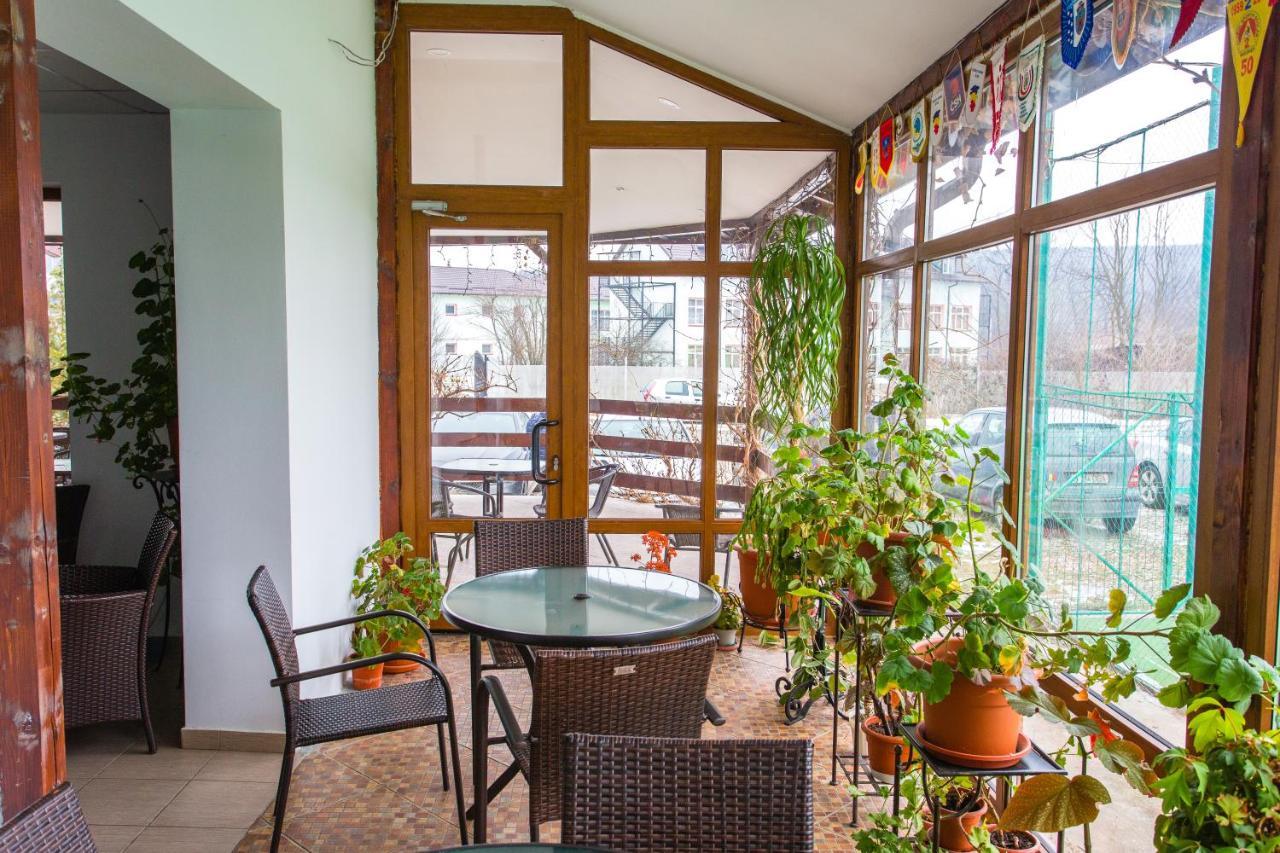 Hostel Horia Plopeni 외부 사진