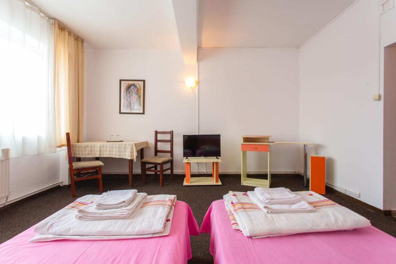 Hostel Horia Plopeni 외부 사진